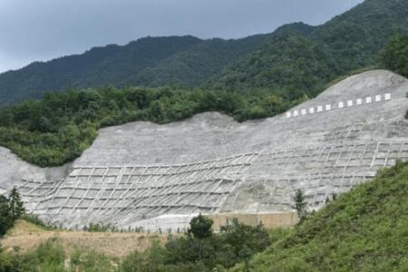 高速修边坡的正确方法