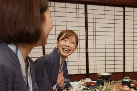 女人会随便吃男人夹的菜吗