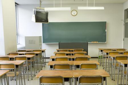 乡下小学教室里有摄像头吗