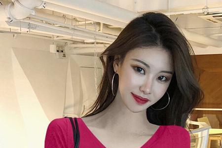 为什么女生衣服领口比较大