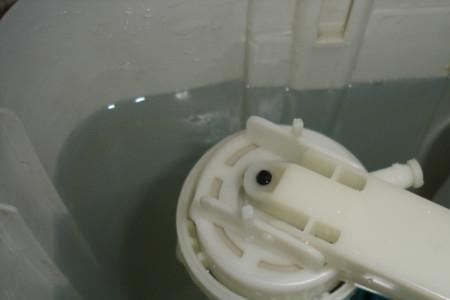 抽水马桶溢水管怎样接长