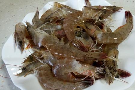 基围虾水开后煮几分钟放盐
