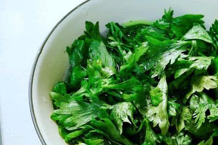 蒸芹菜开锅蒸几分钟好