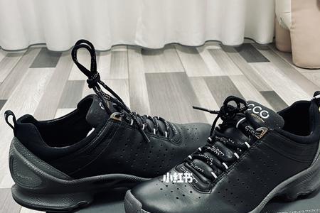 爱步ecco大经典配什么裤子