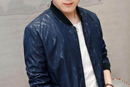 40岁左右男人适合什么颜色衣服
