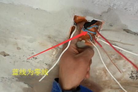 棕黄蓝哪两根是火线零线