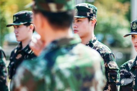 当兵的都是直男吗