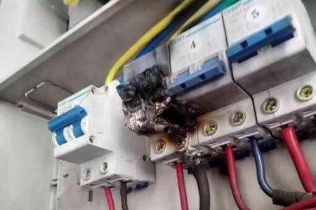 动力电总开关经常跳闸