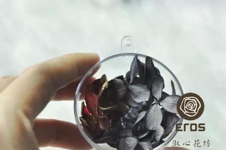 封干花玫瑰的那个胶水是什么
