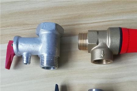 沐阳太阳能热水器怎么加防冻液