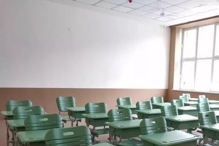 教室的东面是什么