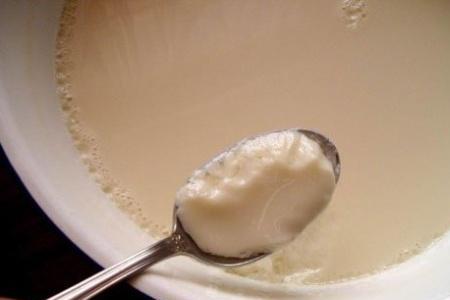 豆浆中有油还能点成豆腐脑吗