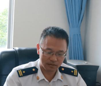 恪尽其职意思