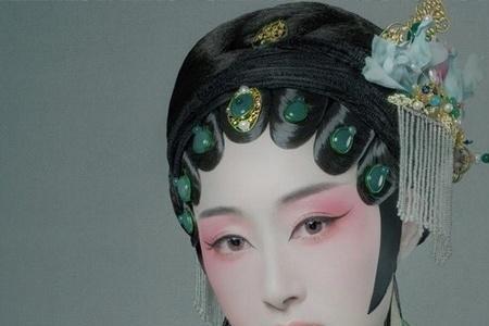 青衫泪落白衣染尘什么意思