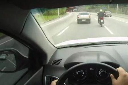 两米宽的路怎么开车