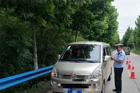 信阳违停严管路段怎么下车