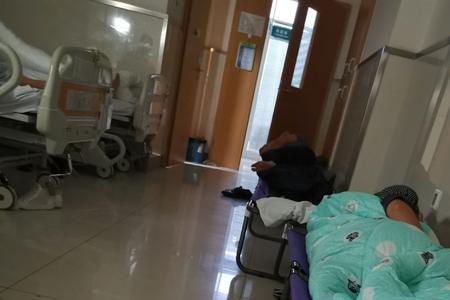医院陪床一周换一个人合理吗