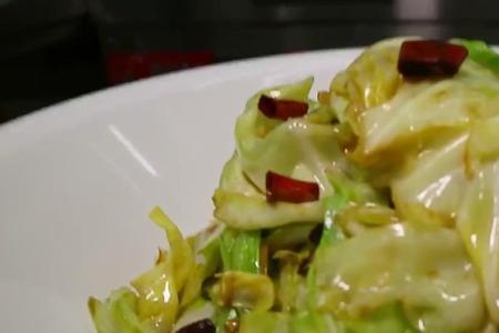 手撕包菜加粉条的正宗做法王刚
