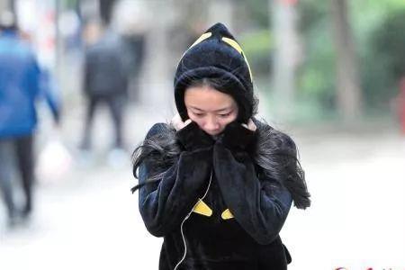 13℃穿婚纱冷吗