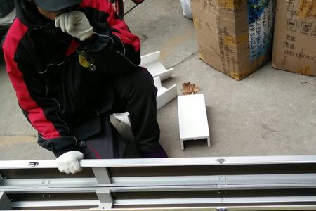 钳工计量单位的0.02是指2丝米吗