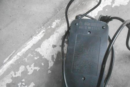 10安的电瓶能用20安的充电器充吗