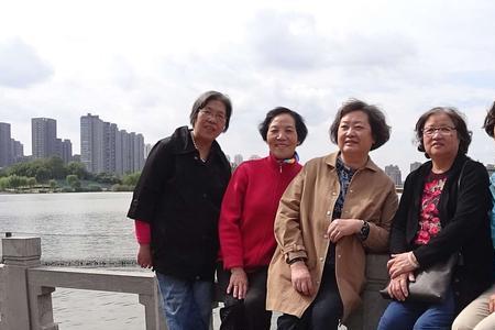 乞我姊妹千万年的意思