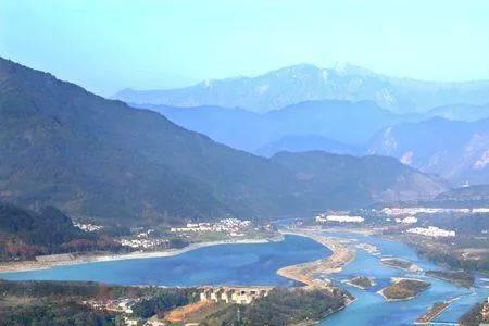 眉山和乐山哪里最适合定居