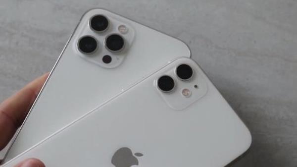 iphone12promax电池怎么充电好