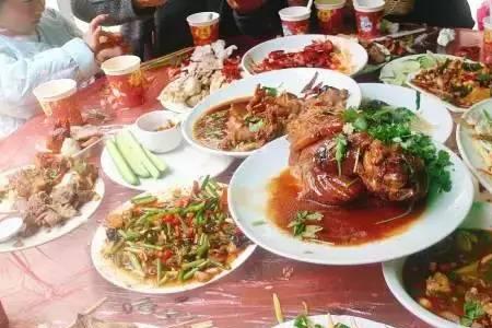 吃大席怎么形容