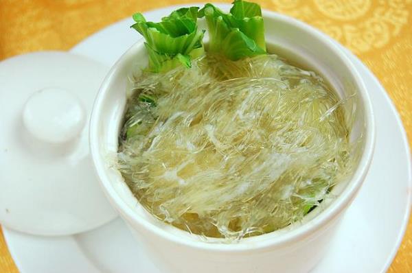 鸡炖鱼翅配料做法