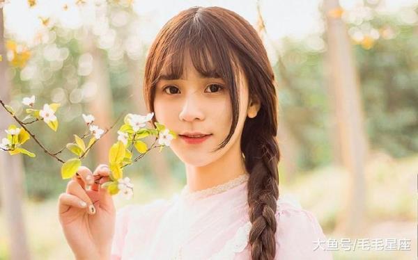 一个女人被很多男人喜欢的原因