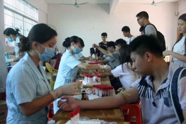 大专新生去学校要体检吗