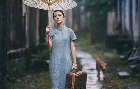 雨巷深深几许什么意思