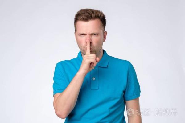 为什么男人经常用手摸嘴巴