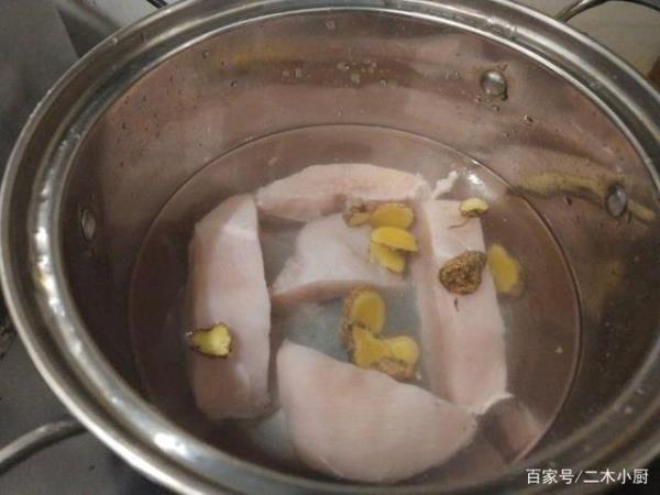 为什么煮肉的汤晾凉后会成固体