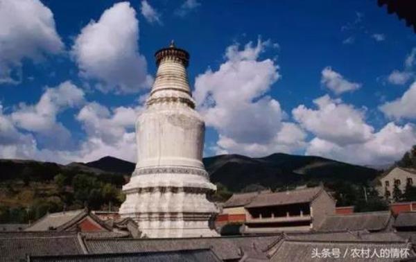 为什么寺庙里面都有塔