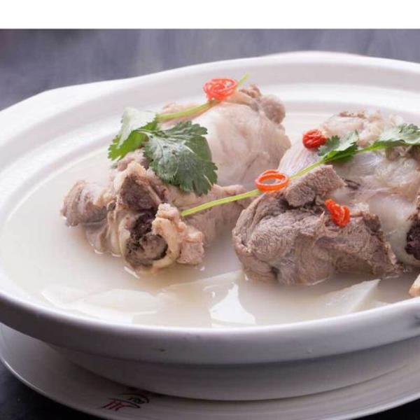 圆骨怎样煮出白汤