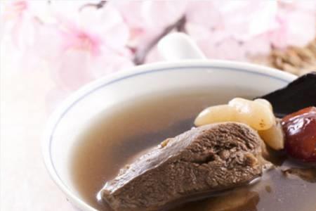 谷氨酸最早发现于什么汤中