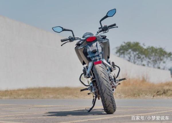 六钉婵二能跑400吗