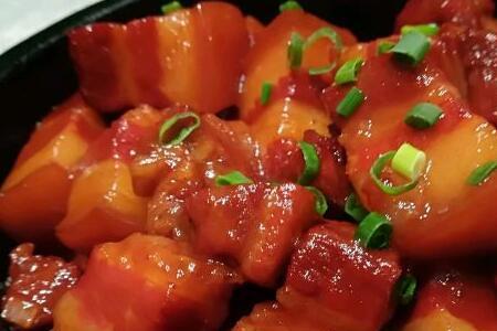 和红烧肉一起炒的叶子叫什么
