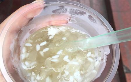 白凉粉搅拌后有絮状物