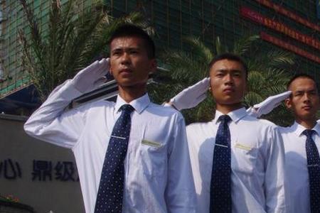 碧桂园保安一般站岗几小时