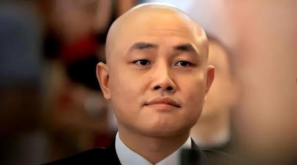 美团的老板是谁