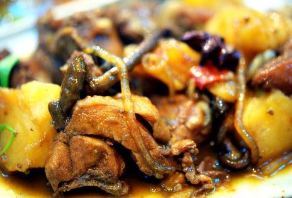 东北铁锅炖蘑菇是什么