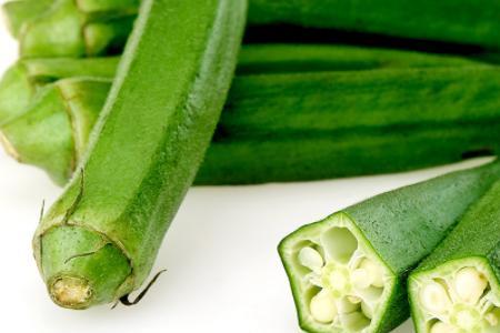 黄秋葵上的透明小包是什么