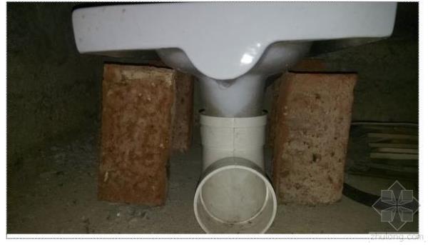 蹲便器预埋管尺寸
