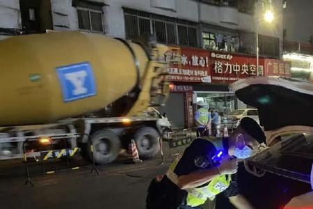 晚上报警有人会出警吗