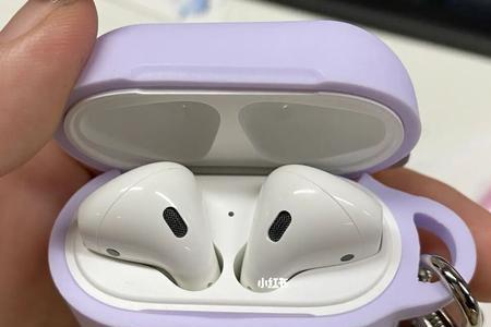 airpods2代耳机盒有缝隙