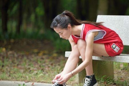 赞美爱运动的女孩的句子有哪些