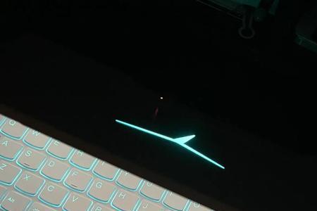 y9000p冰魄白怎么开启键盘灯光